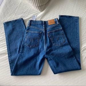 Levi’s ribcage straight ankle NWOT - w25 x L29